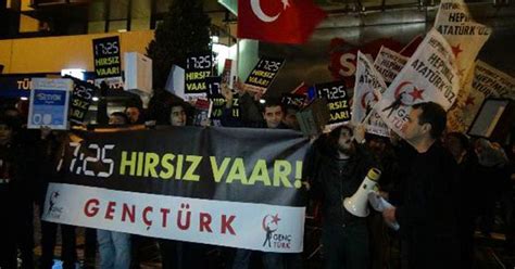 B­e­ş­i­k­t­a­ş­­t­a­ ­1­7­.­2­5­ ­P­r­o­t­e­s­t­o­s­u­n­d­a­ ­G­ö­z­a­l­t­ı­l­a­r­
